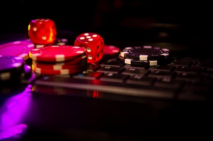 Antarmuka aplikasi mobile soju slot menampilkan sportsbook dan permainan kasino